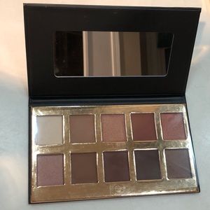 Crown Pro Pallet